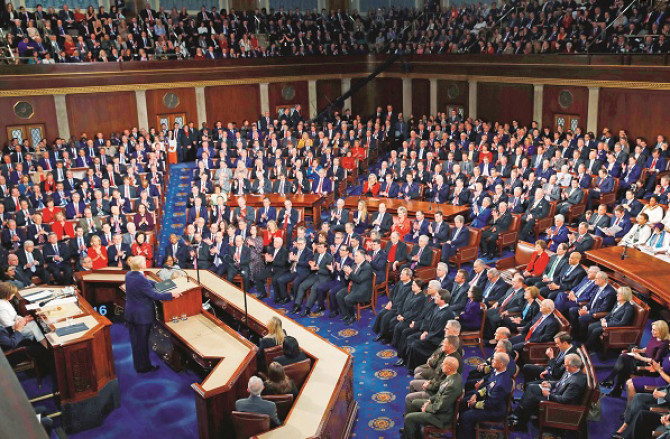 اس کا شہرہ ہے بہت مغز مگر کتنا ہے!